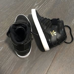 ADIDAS ORIGINALS high tops sneakers. Size: 6.5